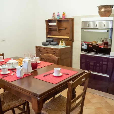 Holiday home Domus Flora *