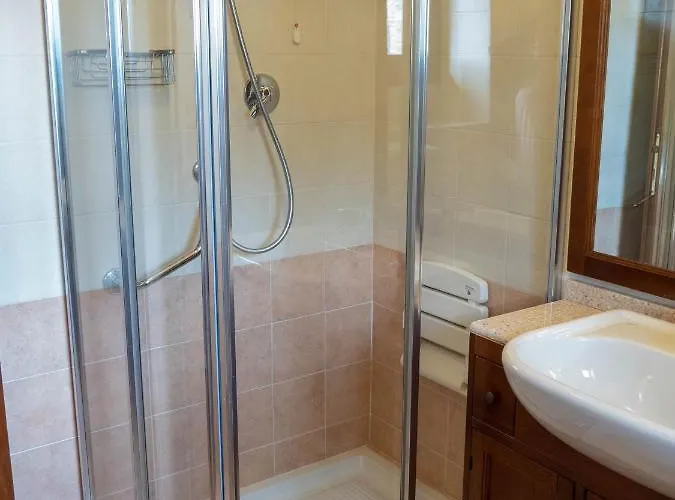 Domus Flora * سبيلّو