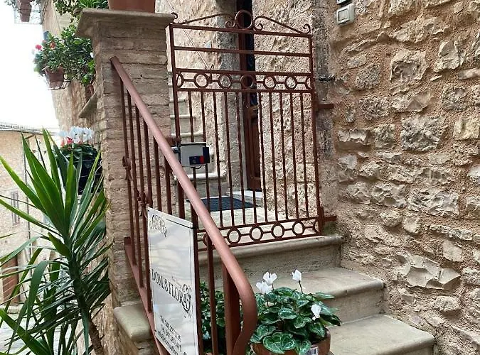 Domus Flora بيت للعطل سبيلّو